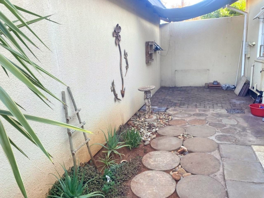 To Let 4 Bedroom Property for Rent in Kuruman Northern Cape